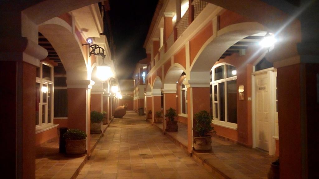 Lloyds Beach Club Torrevieja Exterior foto